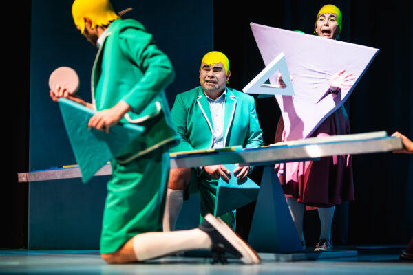 Kraj Naj. Historia trójkątnej rewolucji – Teatr Animacji w Poznaniu 01