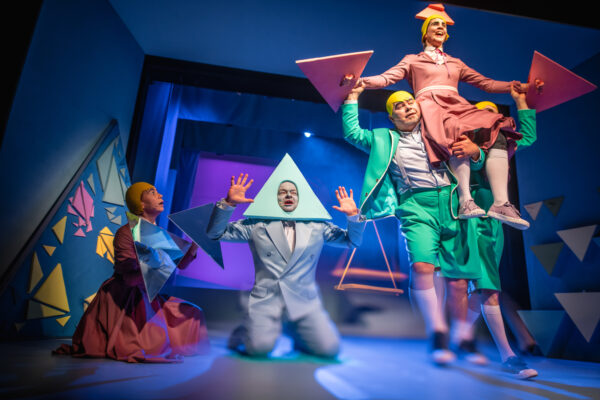 Kraj Naj. Historia trójkątnej rewolucji – Teatr Animacji w Poznaniu