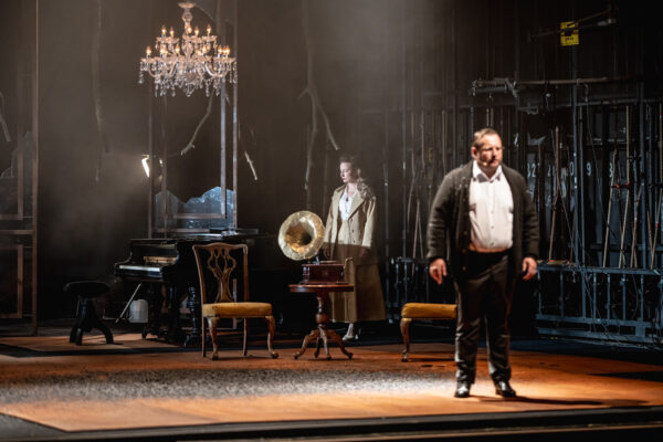 Biedermannowie – Teatr Powszechny w Łodzi 01