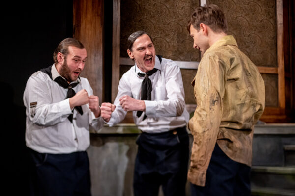Rodzina -Wojciech Malajkat / Teatr Powszechny w Łodzi 02