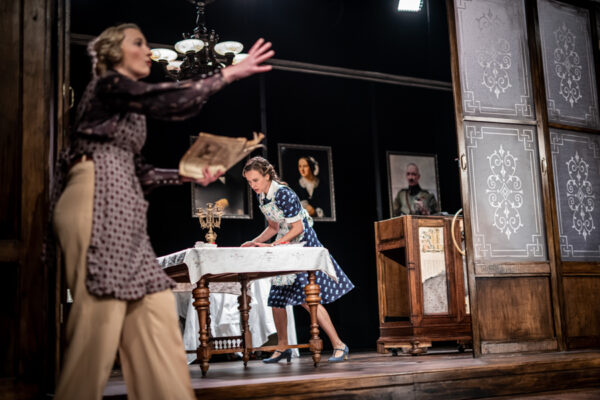 Rodzina -Wojciech Malajkat / Teatr Powszechny w Łodzi 09