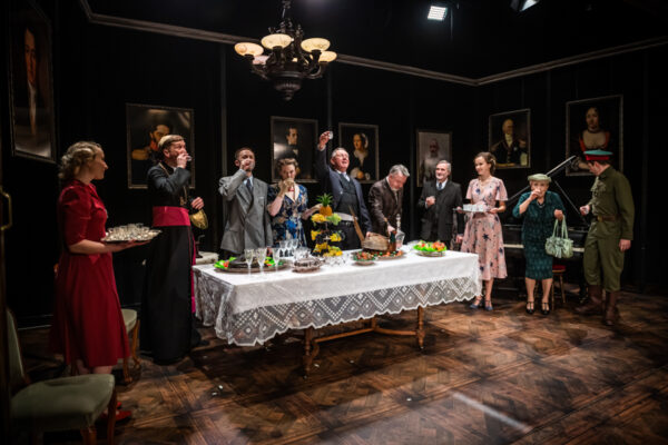 Rodzina -Wojciech Malajkat / Teatr Powszechny w Łodzi 14