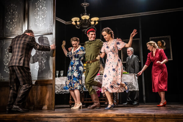 Rodzina -Wojciech Malajkat / Teatr Powszechny w Łodzi 15