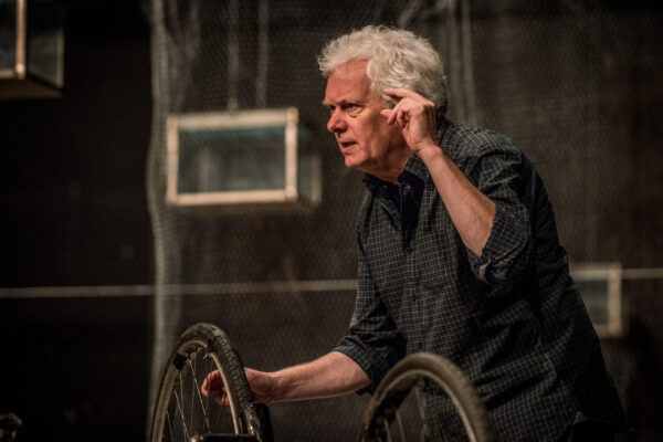Heiner Goebbels
Max Black, czyli 62 sposoby wsparcia głowy ręką 
Elektroteatr im. Konstantina Stanisławskiego