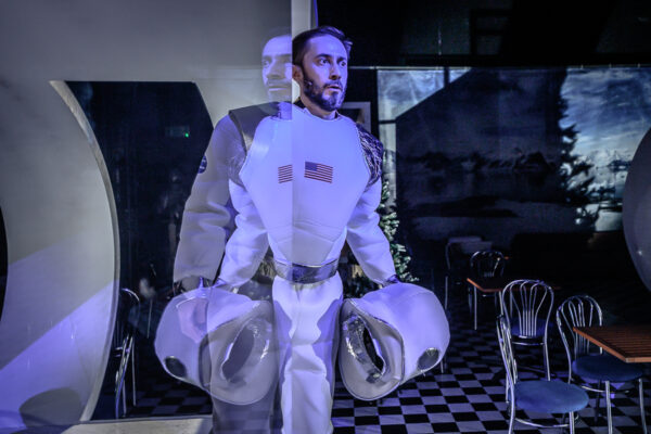 Najpierw kochaj, potem strzelaj – Teatr Powszechny w Łodzi, M.Zakrzewski 11